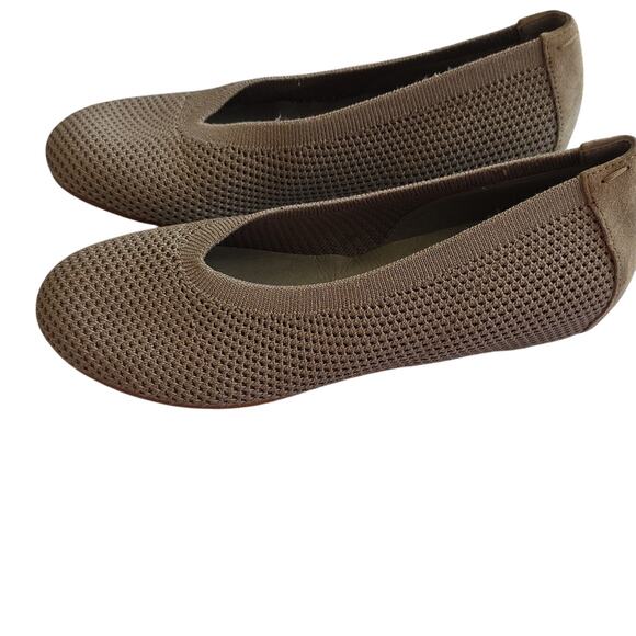 Eileen Fisher Sz 5.5 Taupe Ballet Flats with Woven Texture Lightweight Stretch - Picture 4 of 11